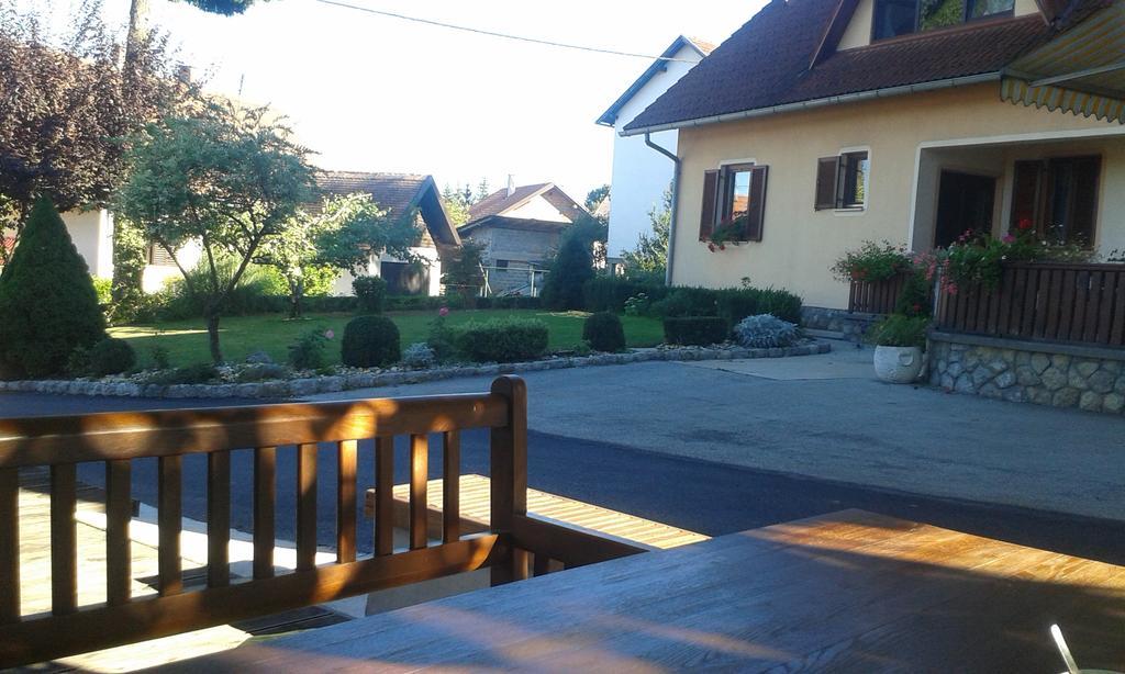 Apartments And Rooms Stefanac Slunj Exterior foto