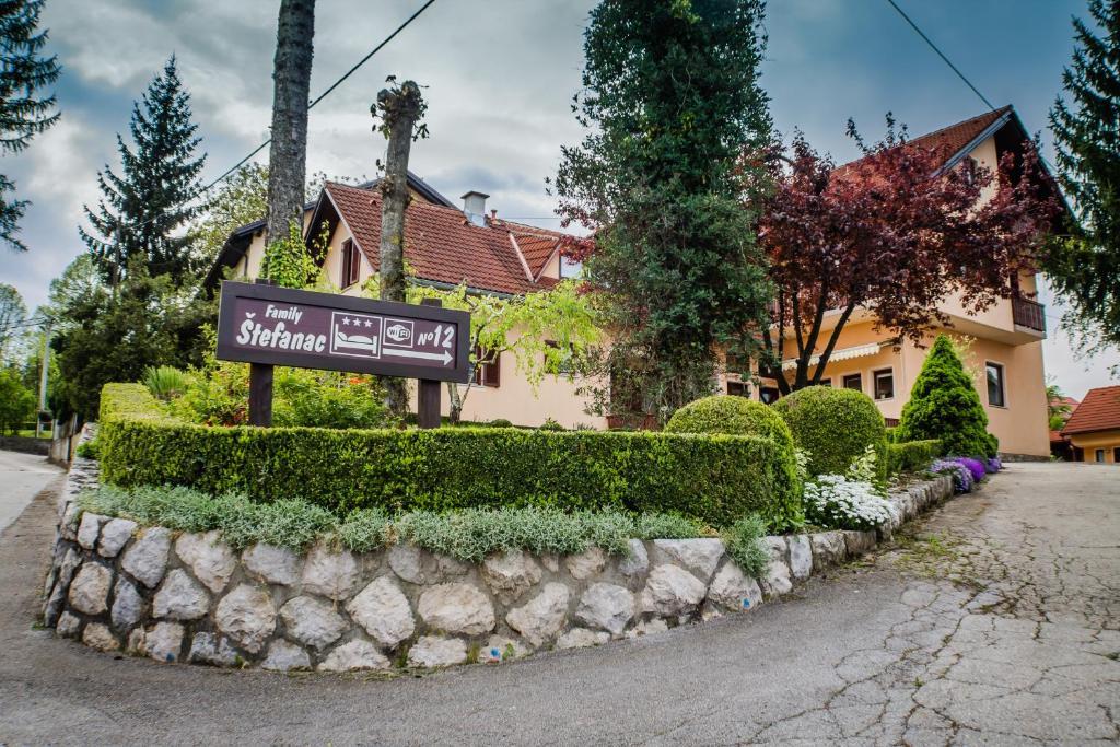 Apartments And Rooms Stefanac Slunj Exterior foto